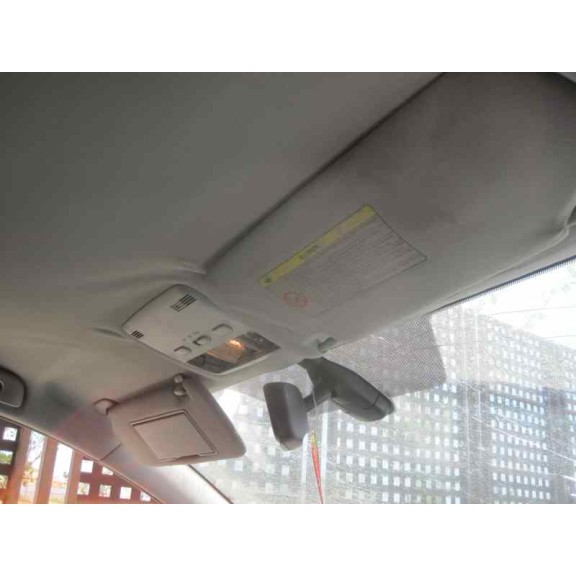 toyota avensis berlina (t25) del año 2005