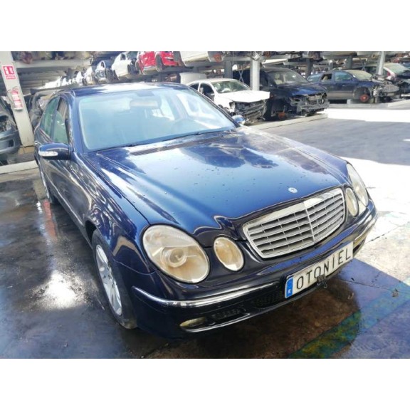 mercedes-benz clase e (w211) berlina del año 2004