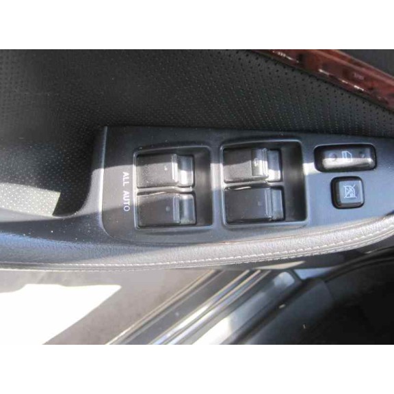 toyota avensis berlina (t25) del año 2005