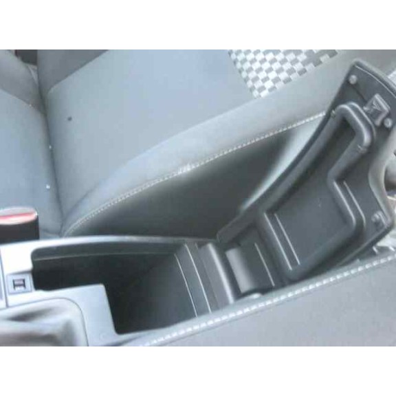 renault megane iii berlina 5 p del año 2013