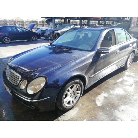 mercedes-benz clase e (w211) berlina del año 2004