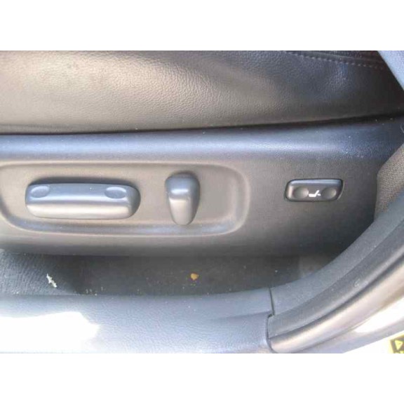 toyota avensis berlina (t25) del año 2005