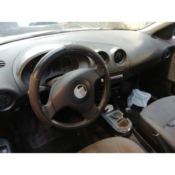 seat ibiza (6l1) del año 2003