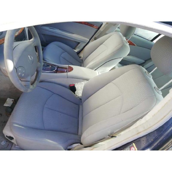 mercedes-benz clase e (w211) berlina del año 2004