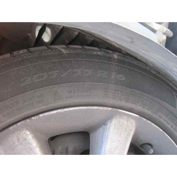 toyota avensis berlina (t25) del año 2005