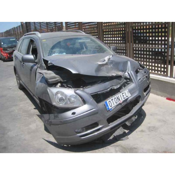 toyota avensis berlina (t25) del año 2005