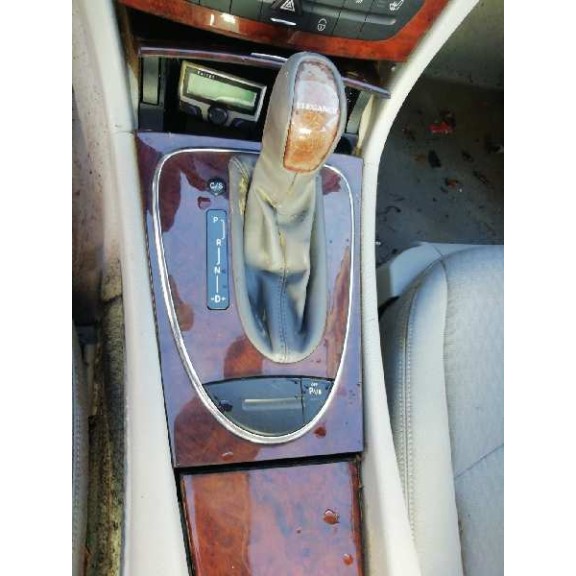 mercedes-benz clase e (w211) berlina del año 2004