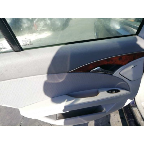 mercedes-benz clase e (w211) berlina del año 2004