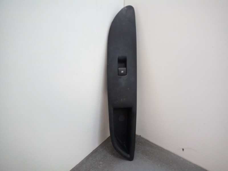 Recambio de mando elevalunas delantero derecho para opel mokka excellence referencia OEM IAM 13301886  