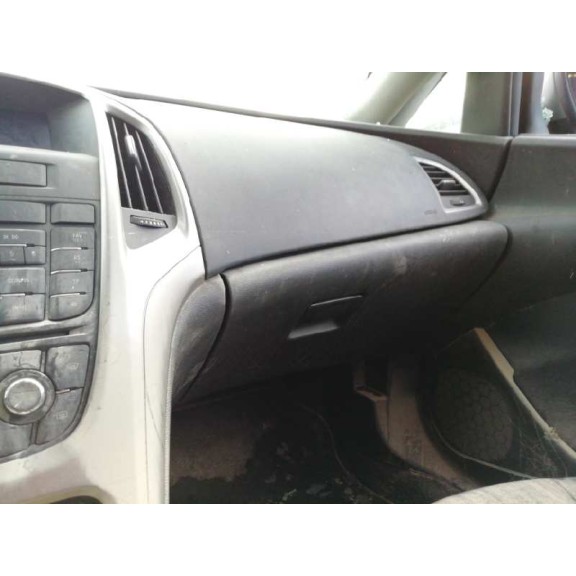 opel astra j lim. del año 2010