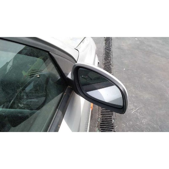 opel vectra c berlina del año 2003