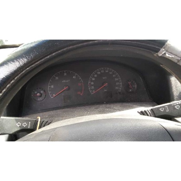 opel vectra c berlina del año 2003