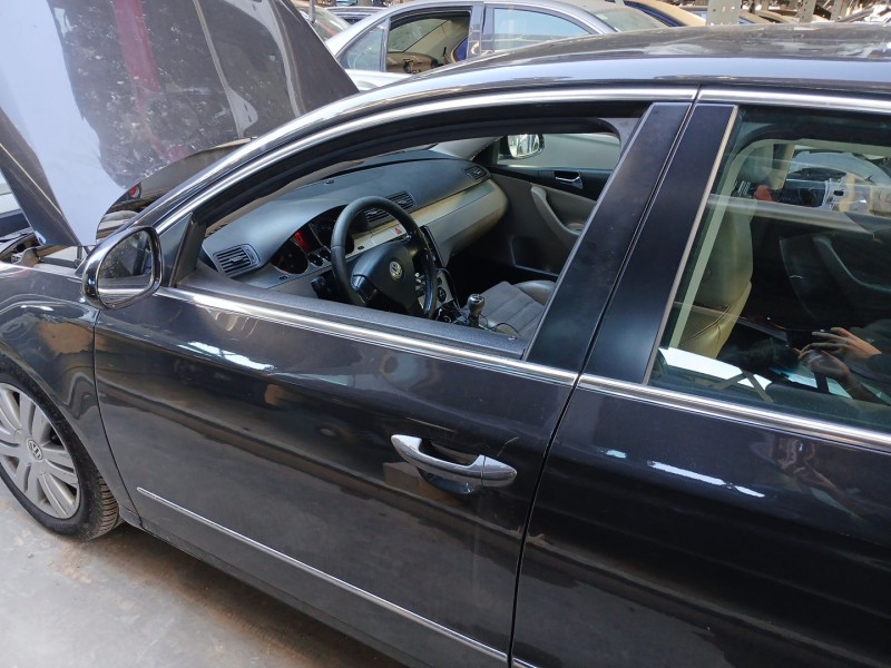 Recambio de puerta delantera izquierda para volkswagen passat b6 (3c2) 2.0 tdi 16v referencia OEM IAM 3C4831055J  