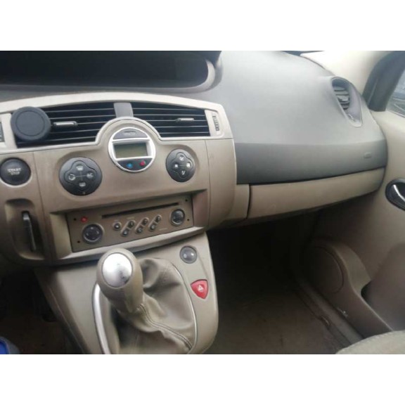 renault grand scenic del año 2005