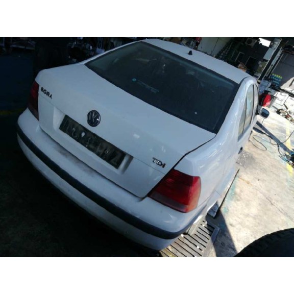 volkswagen bora berlina (1j2) del año 2002