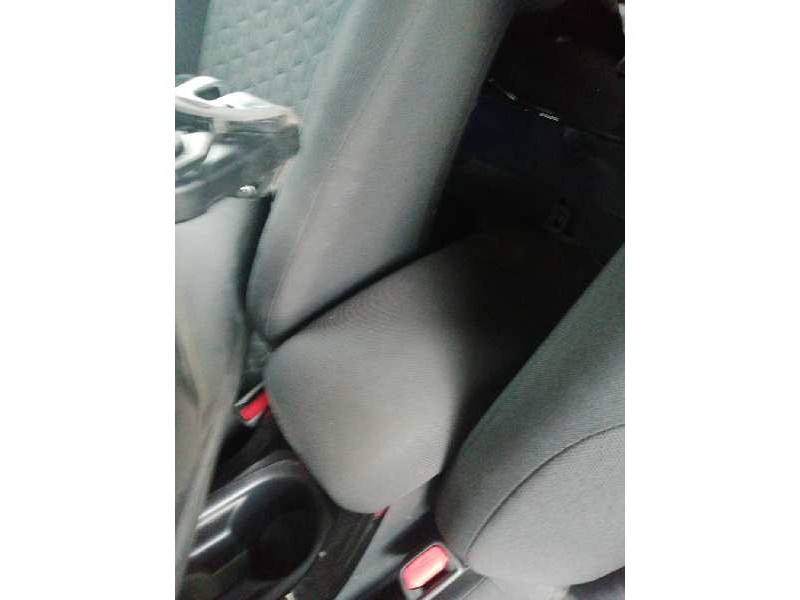 Recambio de apoyabrazos central para toyota corolla (e21) hybrid active referencia OEM IAM   
