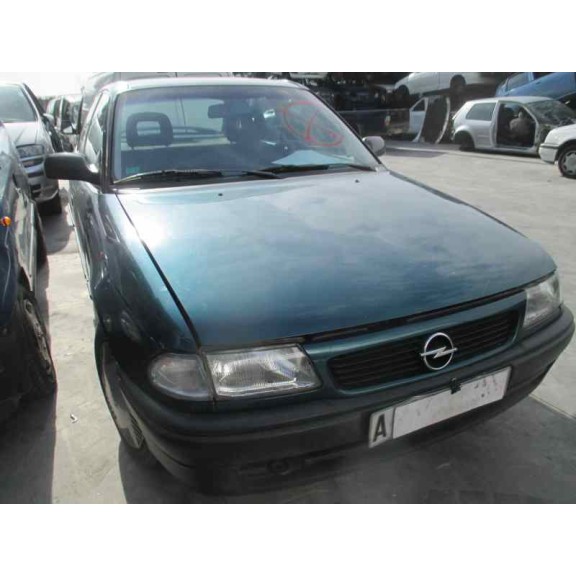 opel astra f berlina del año 1995