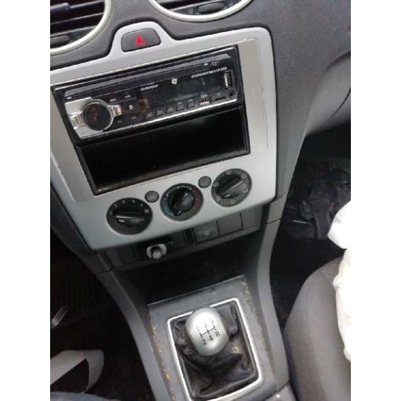 ford focus berlina (cap) del año 2005