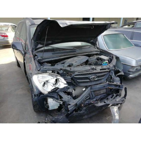 kia carens (un) del año 2010