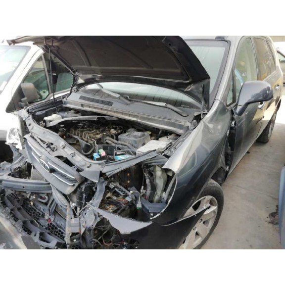 kia carens (un) del año 2010