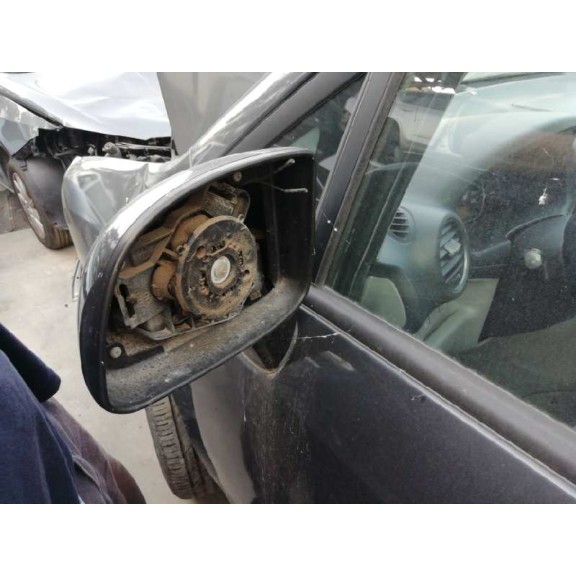 kia carens (un) del año 2010