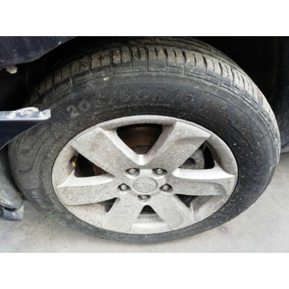 kia carens (un) del año 2010