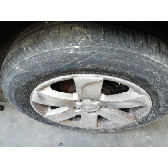 kia carens (un) del año 2010