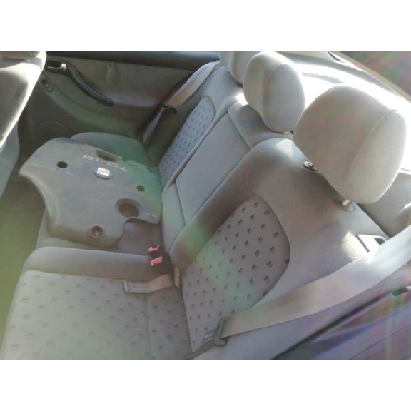 seat toledo (1m2) del año 2001