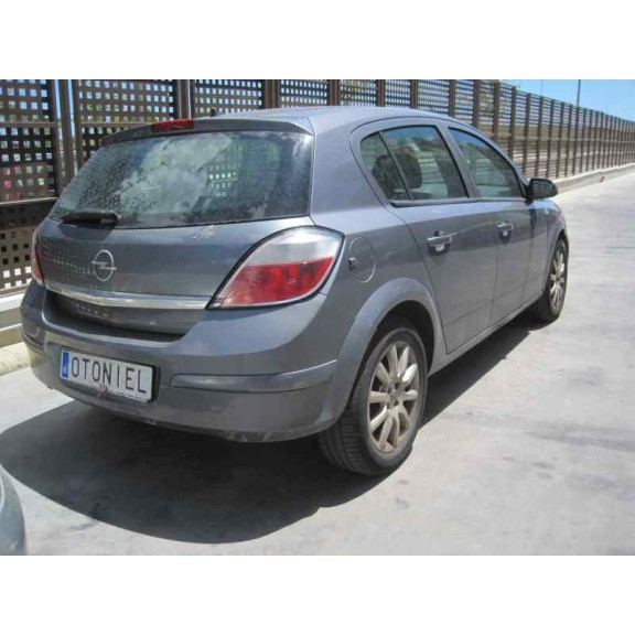 opel astra h berlina del año 2004