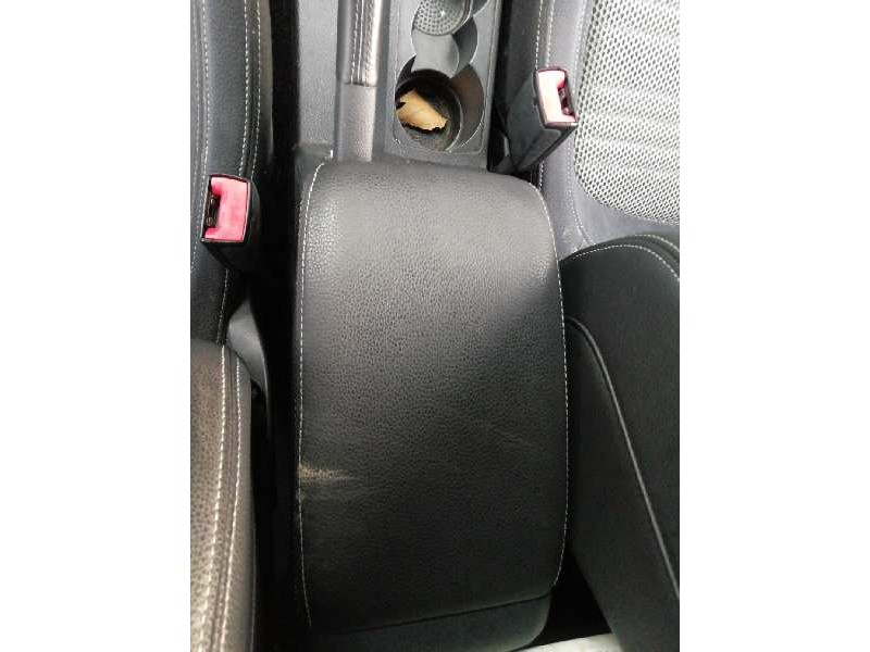 Recambio de apoyabrazos central para volkswagen scirocco (137) 1.4 tsi by r-line (118 kw) referencia OEM IAM   