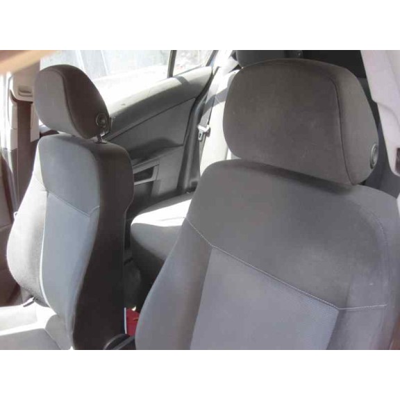 opel astra h berlina del año 2004