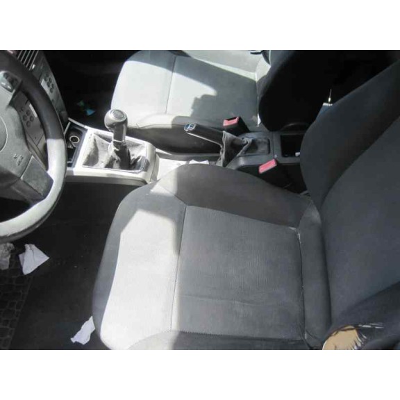 opel astra h berlina del año 2004