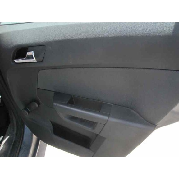 opel astra h berlina del año 2004