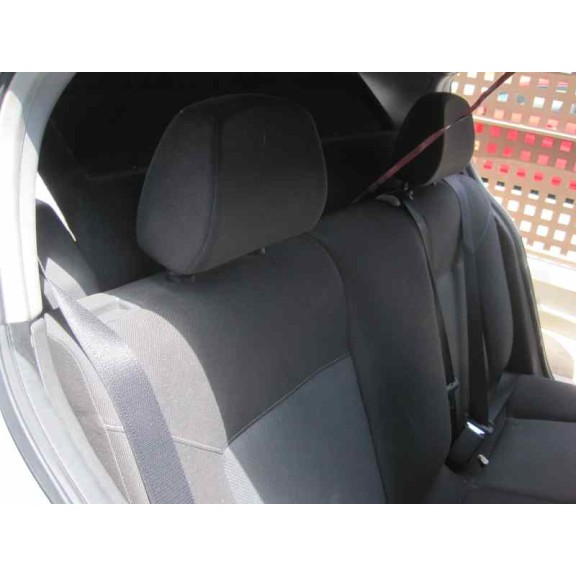 opel astra h berlina del año 2004