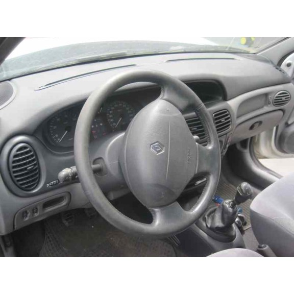 renault megane i fase 2 classic (la..) del año 2000