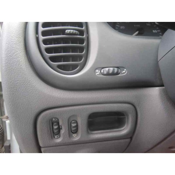 renault megane i fase 2 classic (la..) del año 2000