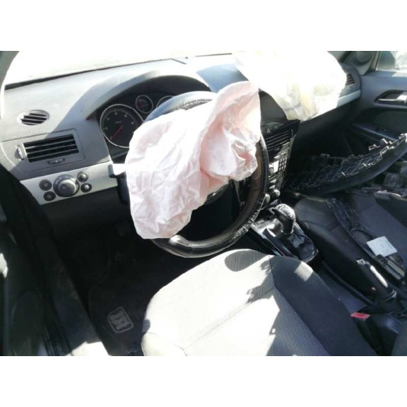 opel astra gtc del año 2010