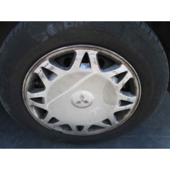 mitsubishi carisma berlina 5 (da0) del año 2000