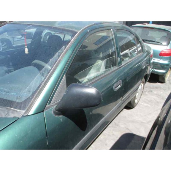 mitsubishi carisma berlina 5 (da0) del año 2000