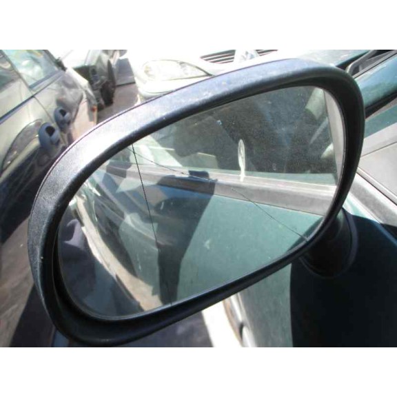 mitsubishi carisma berlina 5 (da0) del año 2000