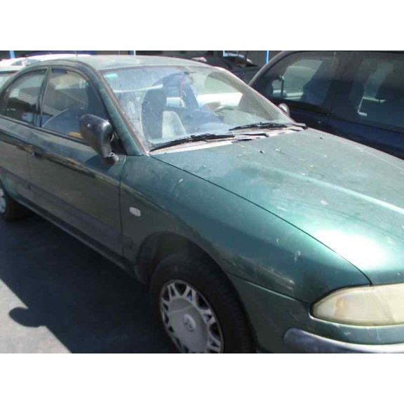 mitsubishi carisma berlina 5 (da0) del año 2000