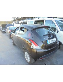 lancia ypsilon (402) del año 2013