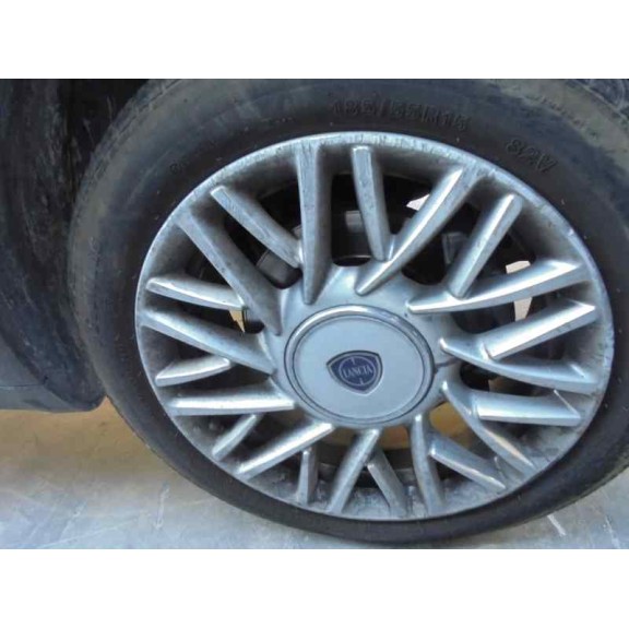 lancia ypsilon (402) del año 2013