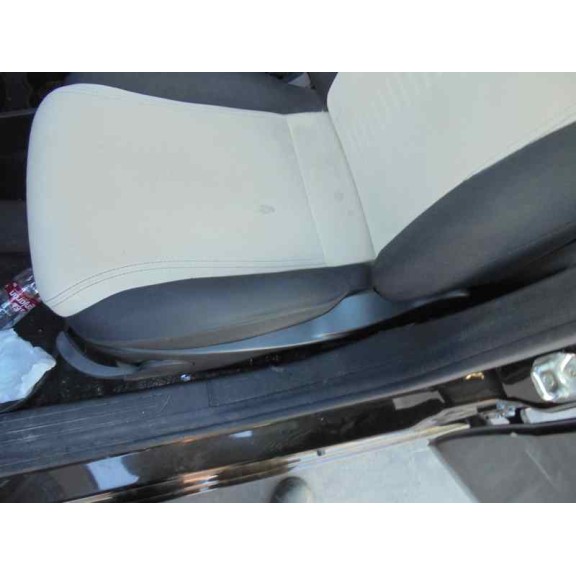 lancia ypsilon (402) del año 2013