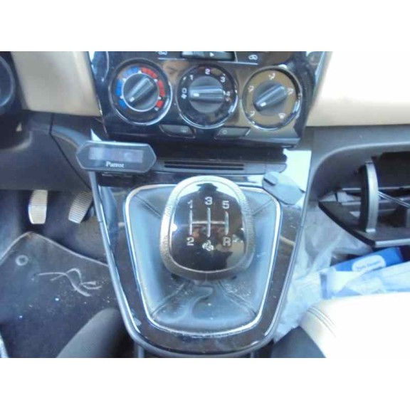 lancia ypsilon (402) del año 2013