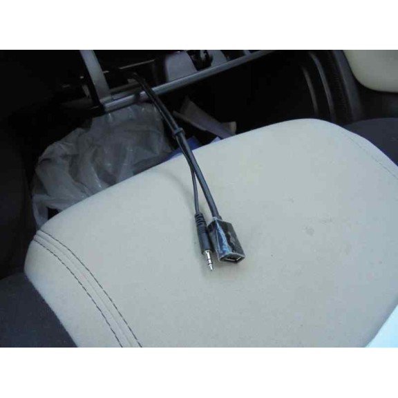 lancia ypsilon (402) del año 2013