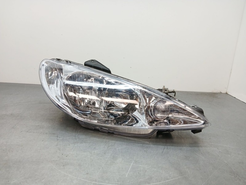 Recambio de faro derecho para peugeot 206 hatchback (2a/c) 1.4 i referencia OEM IAM 085501120R  