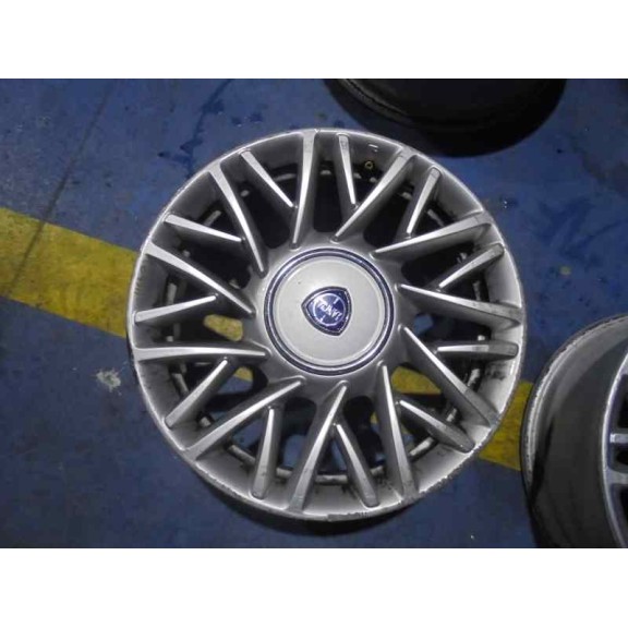 lancia ypsilon (402) del año 2013