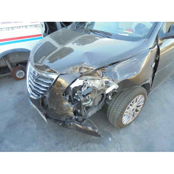 lancia ypsilon (402) del año 2013