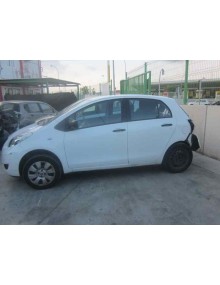 toyota yaris del año 2010